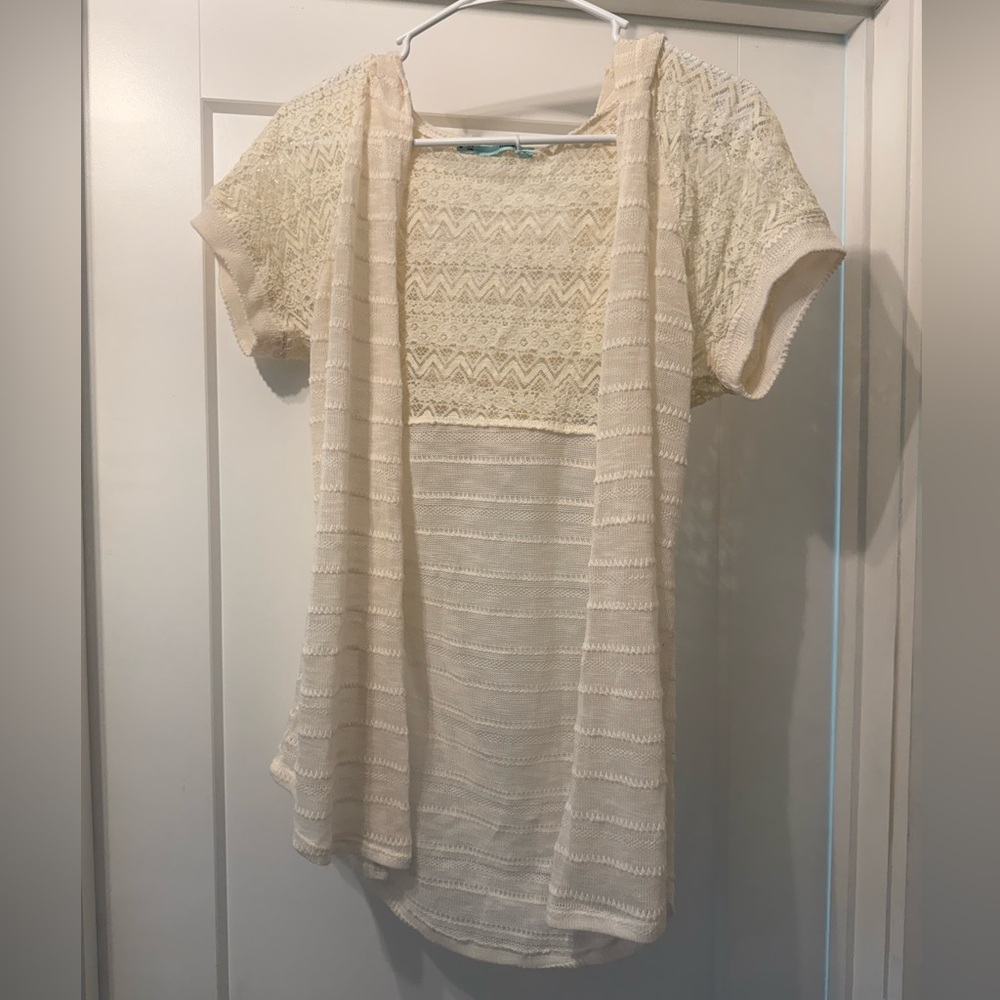 Maurice’s Cream Lace Short Sleeve Top M
